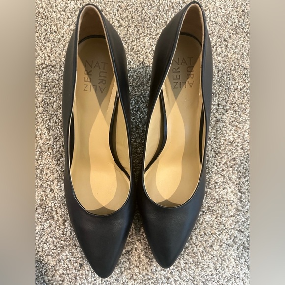 Naturalizer Black Women's Pumps - Picture 8 of 10